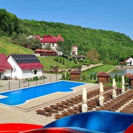 Mishyn-City Hotel Dobrovlyany Buitenkant foto