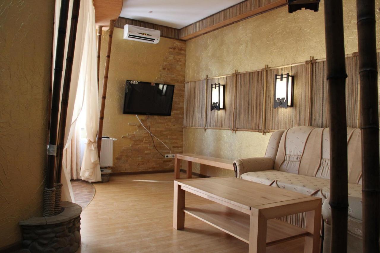Mishyn-City Hotel Dobrovlyany Buitenkant foto