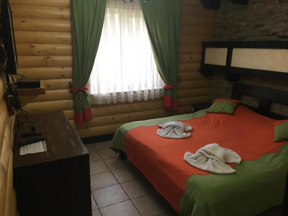 Mishyn-City Hotel Dobrovlyany Buitenkant foto