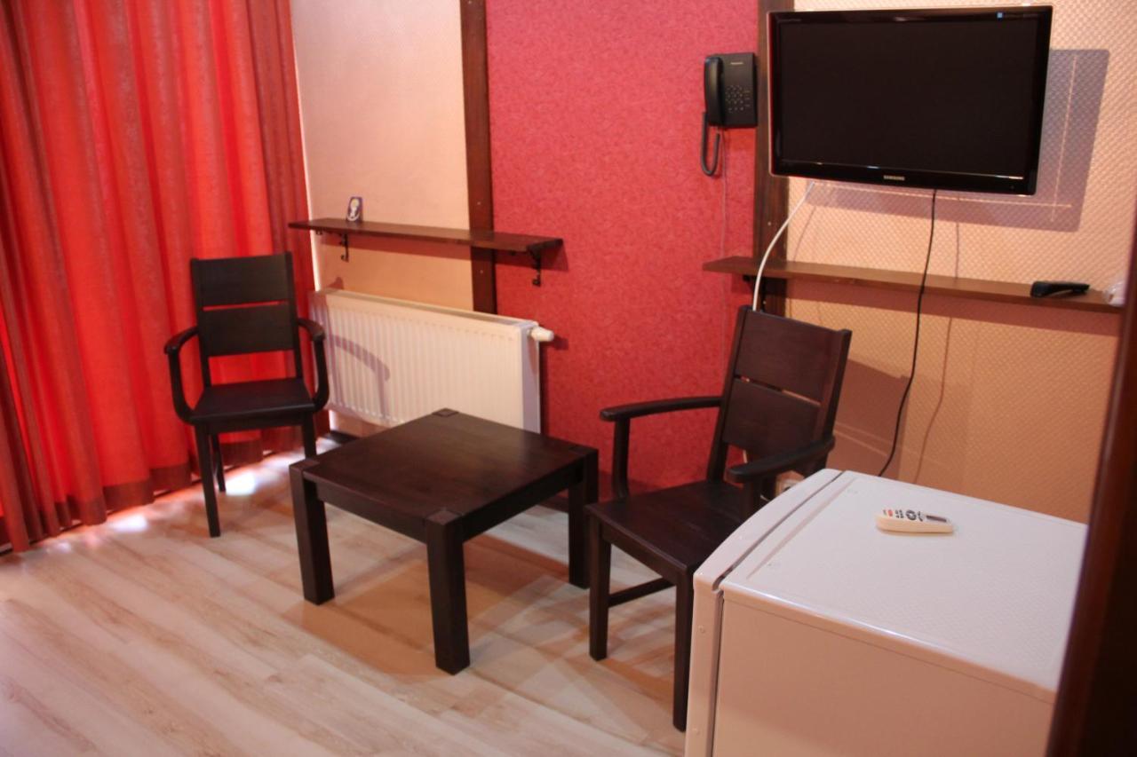 Mishyn-City Hotel Dobrovlyany Buitenkant foto