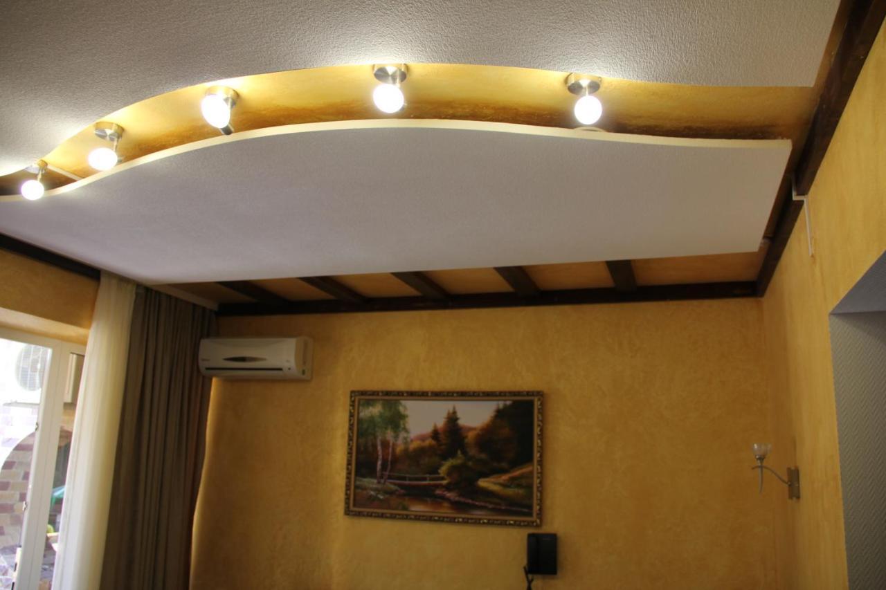 Mishyn-City Hotel Dobrovlyany Buitenkant foto