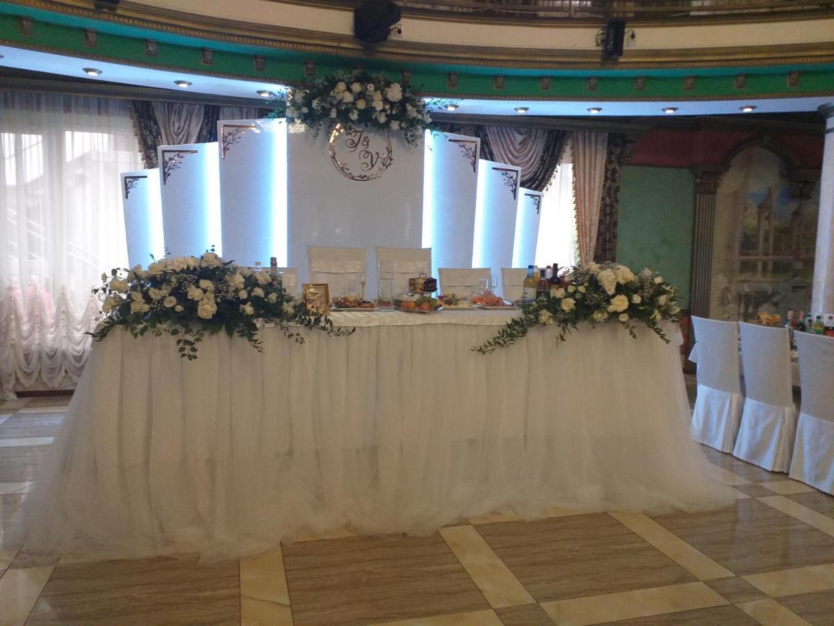 Mishyn-City Hotel Dobrovlyany Buitenkant foto