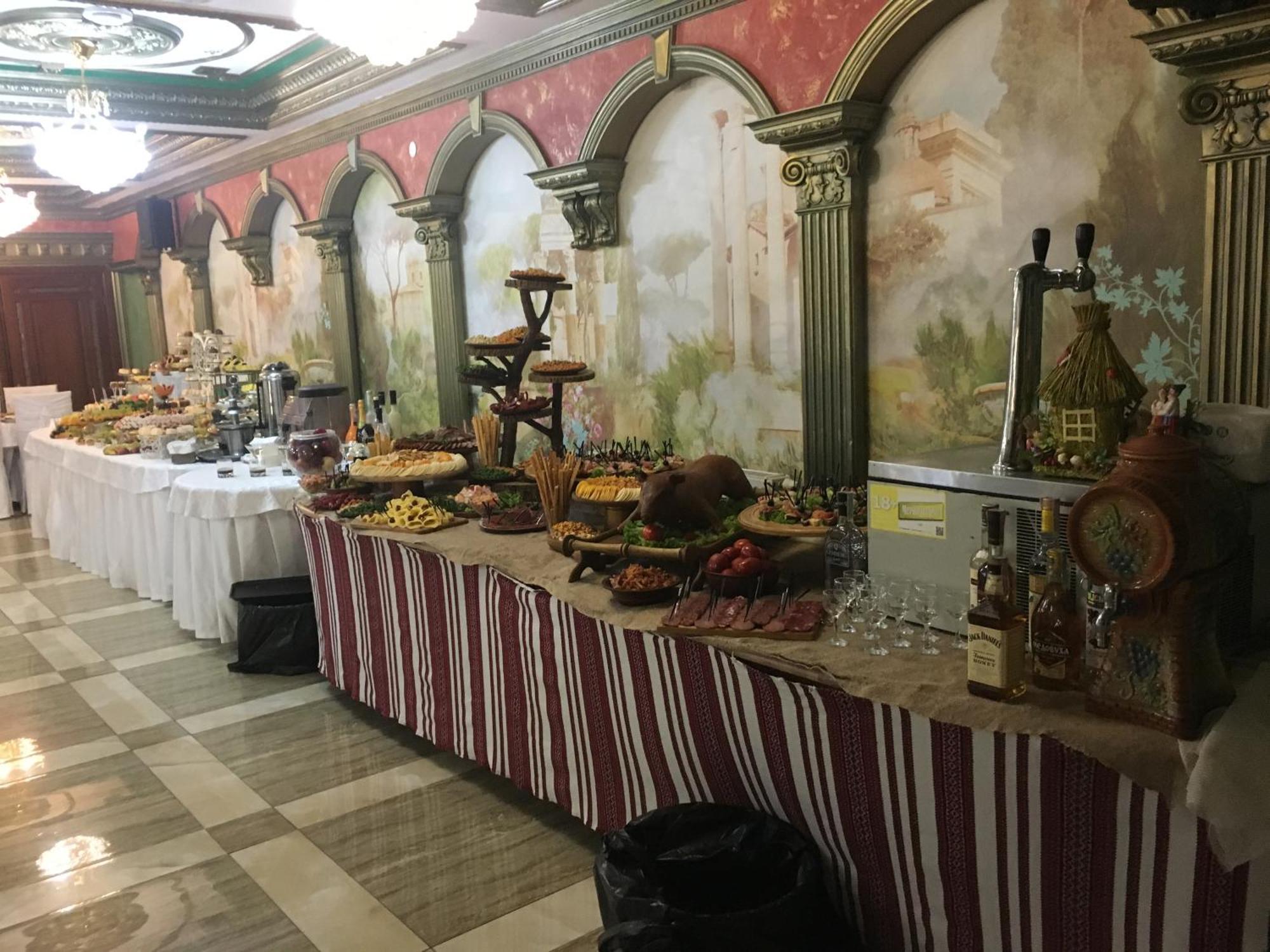 Mishyn-City Hotel Dobrovlyany Buitenkant foto