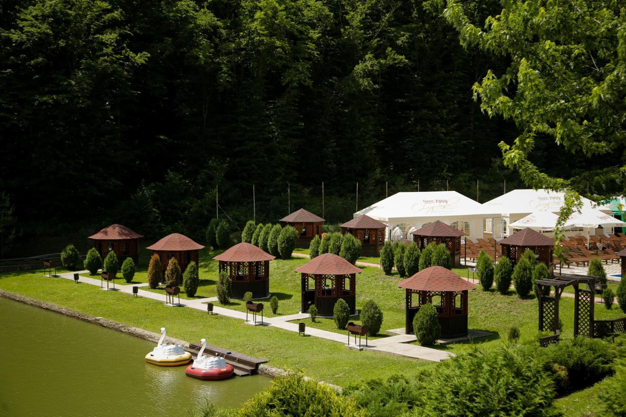 Mishyn-City Hotel Dobrovlyany Buitenkant foto