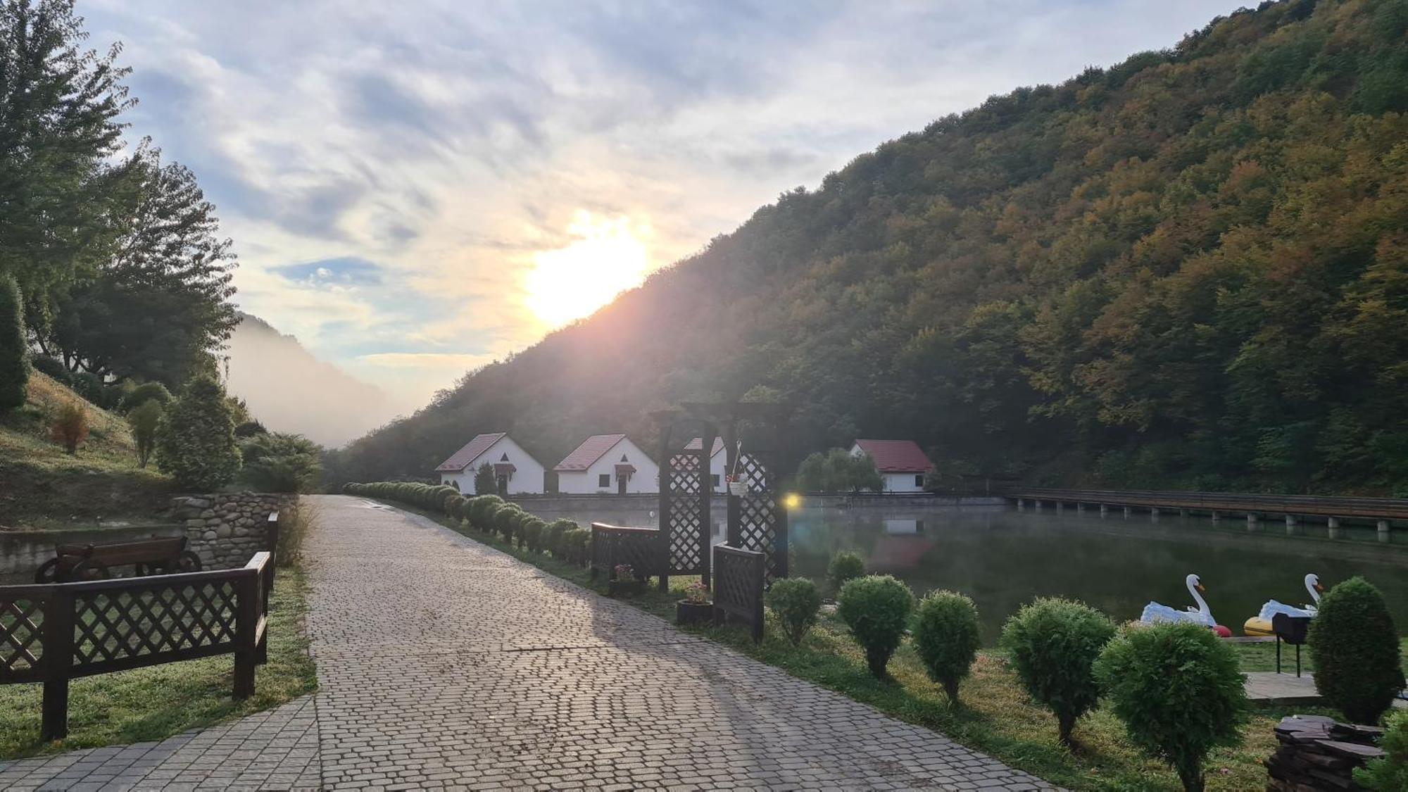 Mishyn-City Hotel Dobrovlyany Buitenkant foto